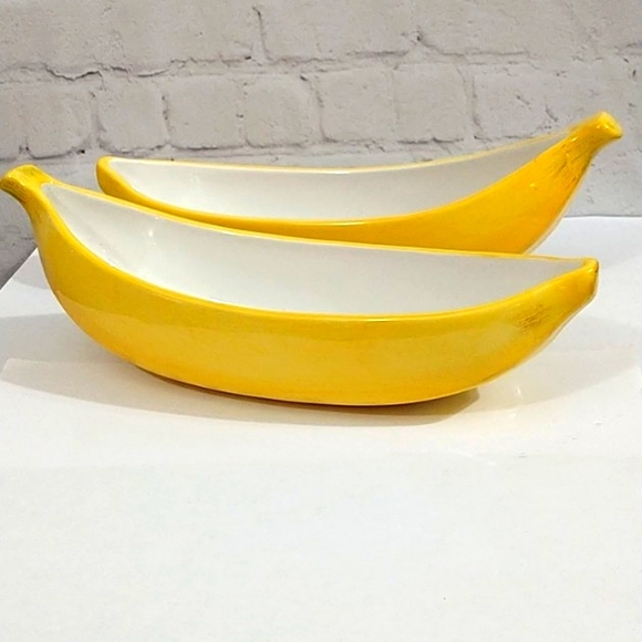 Pottery Barn yellow banana split bowls